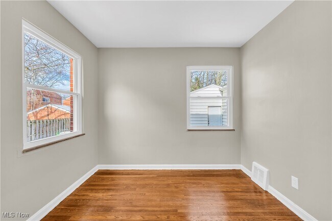 Building Photo - 27681 Lakeshore Blvd