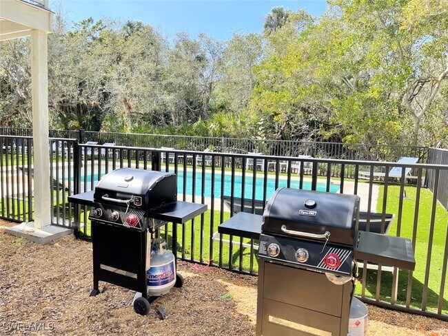 Building Photo - 317 Nature View Ct