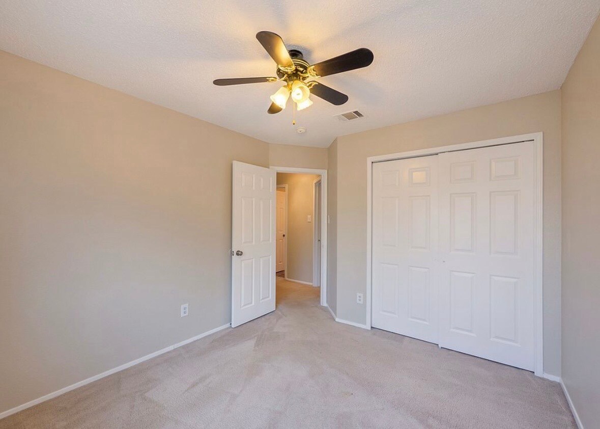 Building Photo - 12917 Meehan Dr