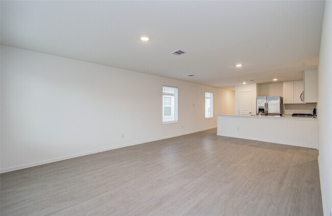 Building Photo - 25364 Carnation Ct