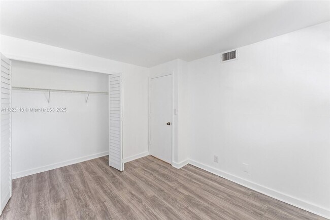 Building Photo - 5100 SW 64th Ave