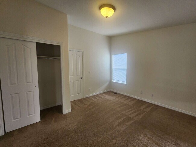 Building Photo - Beautiful 4 Bedroom Home In Beacon Point! Cherry Creek Schools!