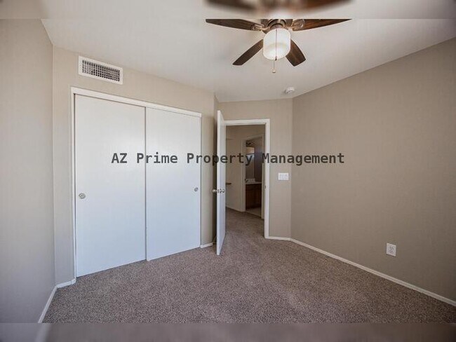 Building Photo - 12859 W Cambridge Ave