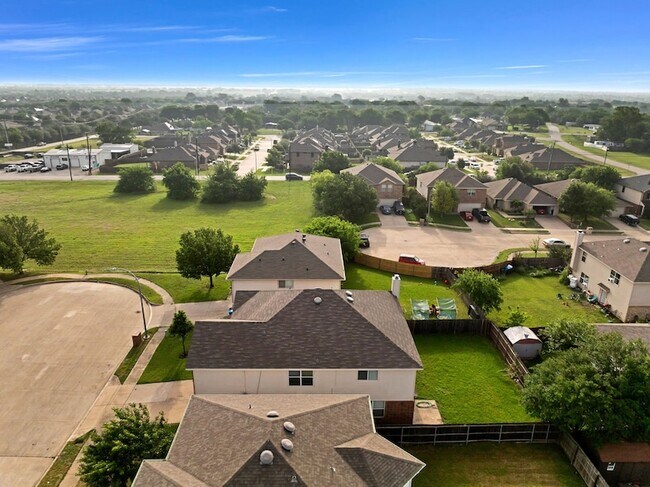 Building Photo - 6205 Winnebago Ct