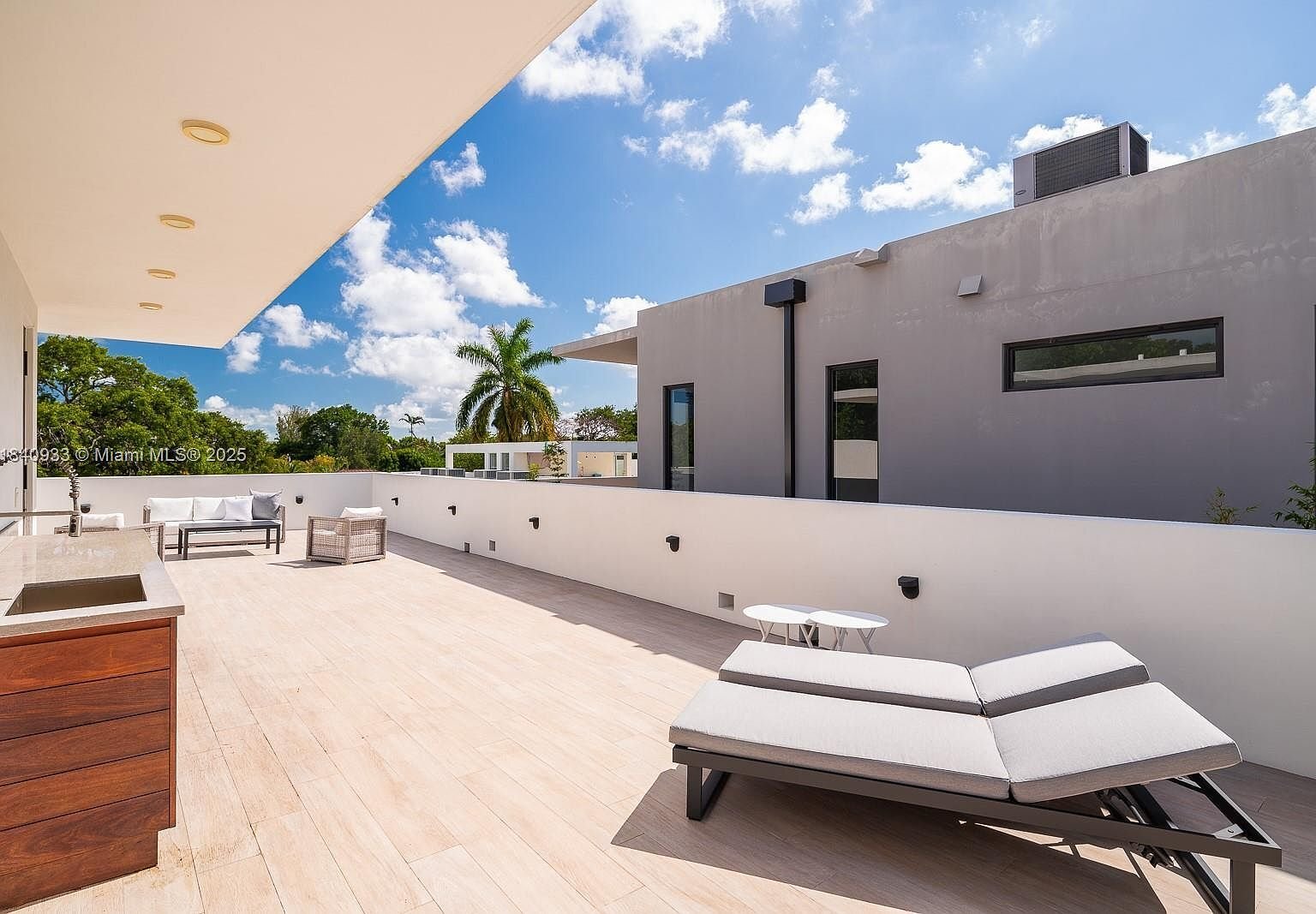 Building Photo - 2984 Coconut Ave