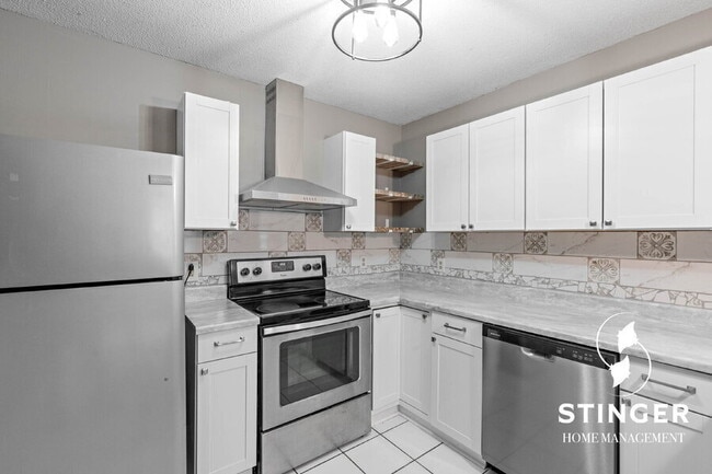 Building Photo - 16 Quail Ridge Cir N