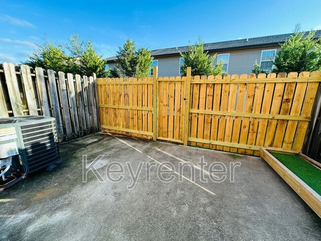 Building Photo - 2420 Hallerins Ct