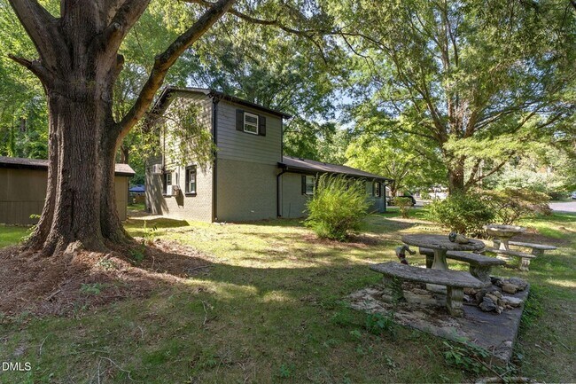 Building Photo - 1101 Brenda Ct