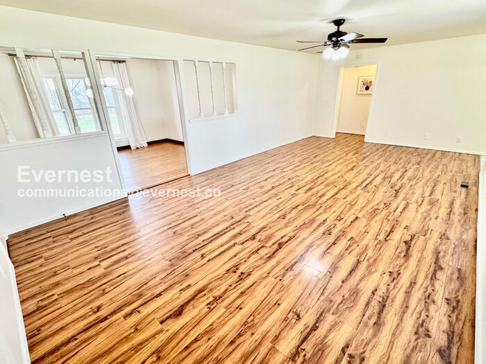 Building Photo - 11811 E 91st St