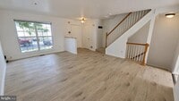 Building Photo - 120 Royalty Cir