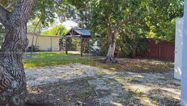 Building Photo - 720 82nd St