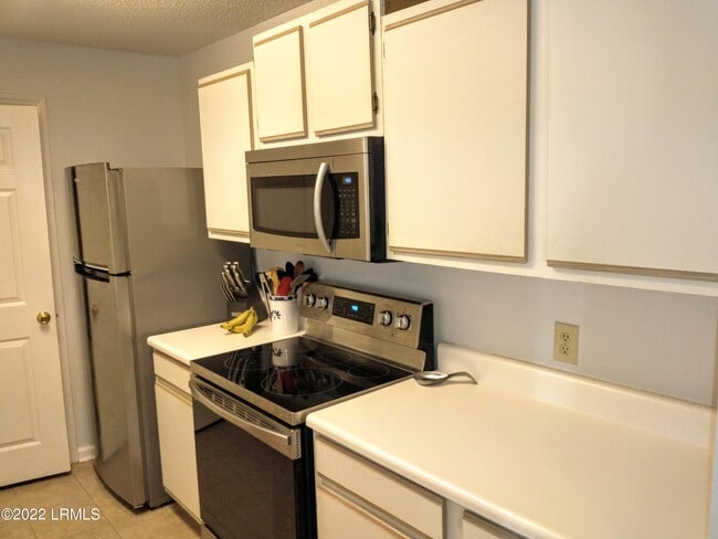 Building Photo - 1231 Ladys Island Dr