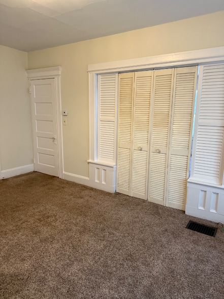 Building Photo - 57 Alfred St