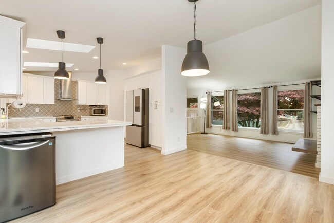 Building Photo - Newly Renovated Bothell Home Sitting on 1 Acre of Land!