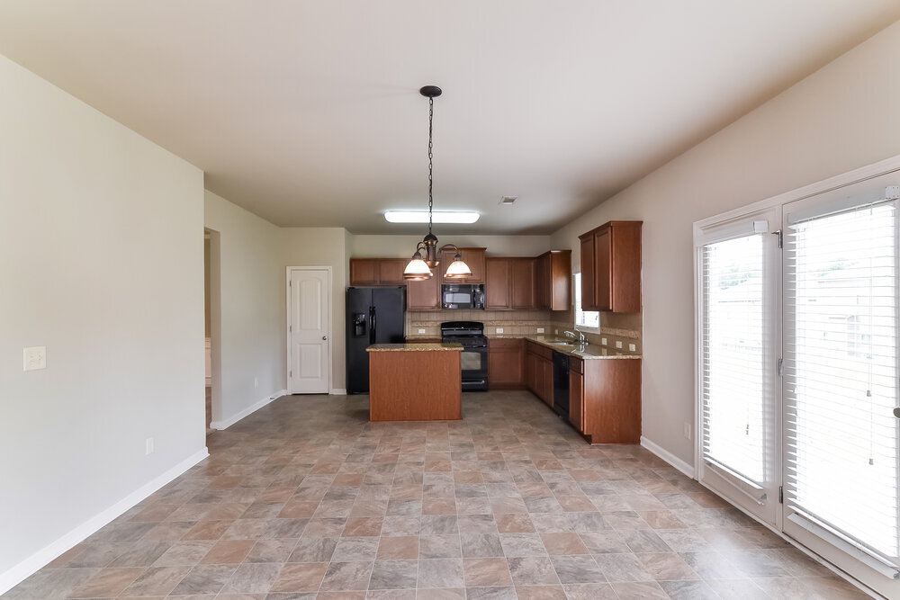 Building Photo - 631 Collingsworth Ln NE