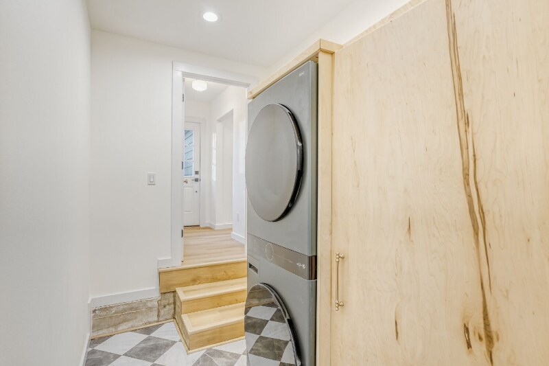 Building Photo - 1022 Parkway Dr NW