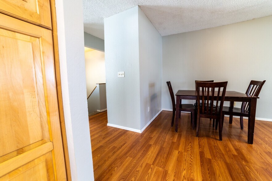 Building Photo - 3214 Teardrop Cir