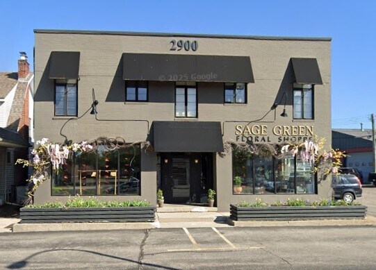 Building Photo - 2900 Orchard Lake Rd