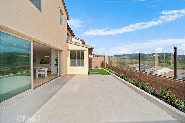 Building Photo - 206 Collino