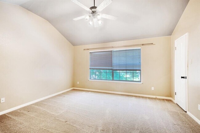 Building Photo - 30103 Wingfoot Cove