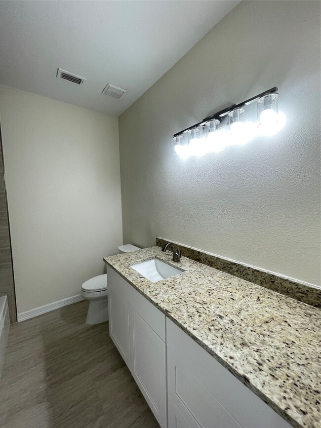 Building Photo - 640 Wilcrest Dr