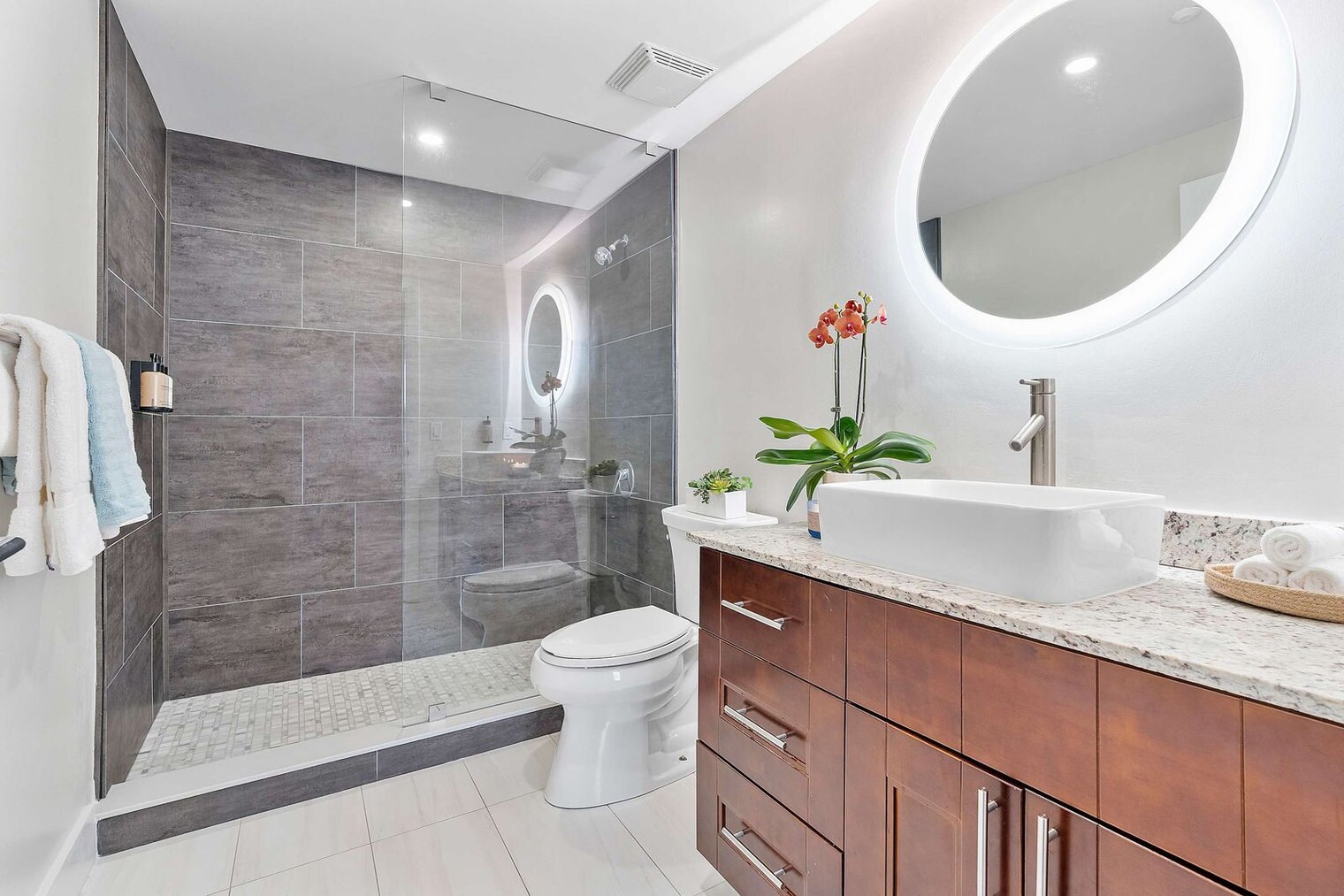 Building Photo - 2889 McFarlane Rd