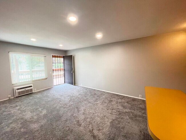 Building Photo - Comfortable, Convenient Living In Premier Mission Valley Complex