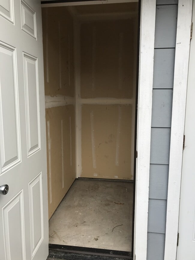 Building Photo - 521 Vance Lake Ln
