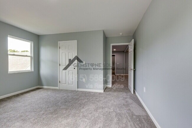 Building Photo - 2930 Primrose Cir