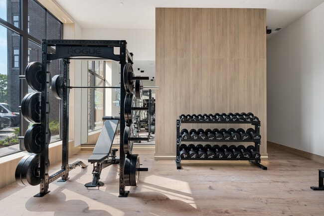 Building Photo - 3014 Cottonwood Ln