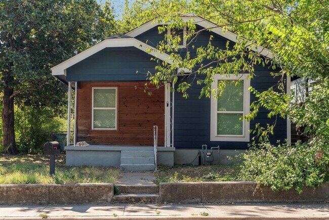 Primary Photo - 1606 Maple Ave