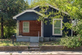 Building Photo - 1606 Maple Ave