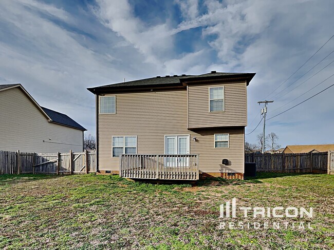 Building Photo - 2432 Andersonville Dr