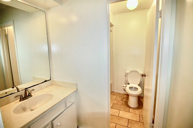 Building Photo - 4701 Spring Ln