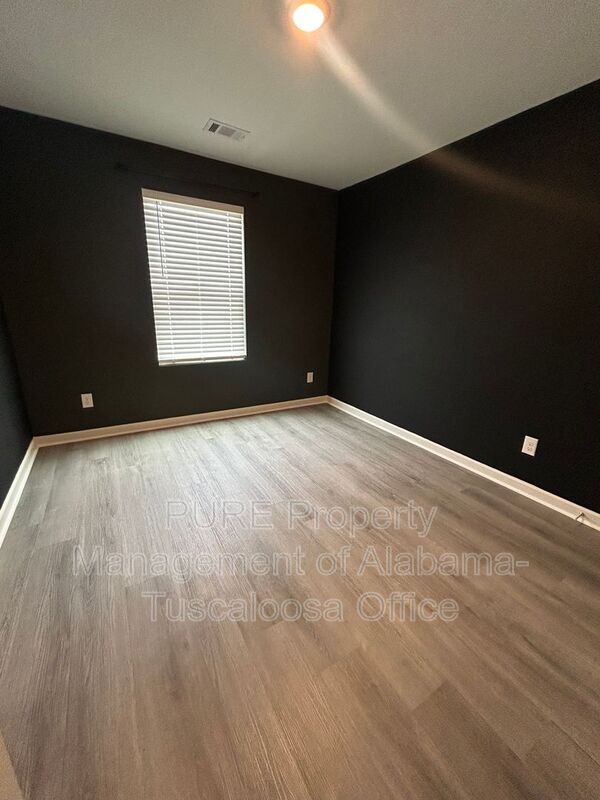 Building Photo - 3509 Magnolia Hls Dr