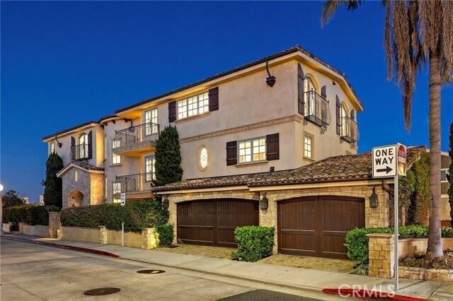 Building Photo - 900 E Balboa Blvd