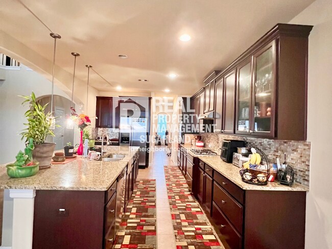 Building Photo - Stunning 5-Bedroom, 4.5-Bath Home for Rent in Richmond, TX