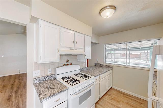 Building Photo - 1538 Oakbrook St