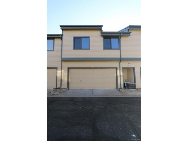 Building Photo - Spacious 3 bed 2 bath Townhome for Rent in Arvada