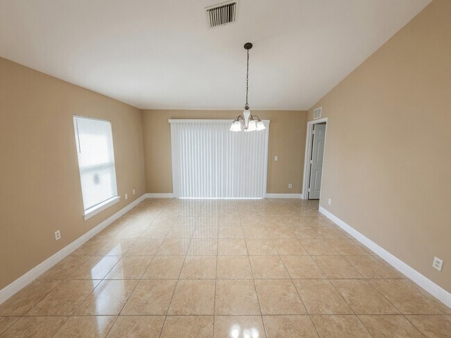 Building Photo - 313A Melissa Dr