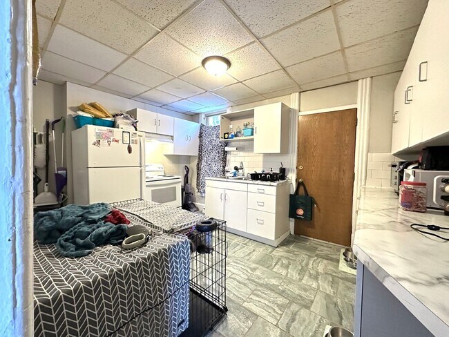 Building Photo - 5731-5733 W 8th St