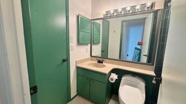 Building Photo - 8903 Trone Cir
