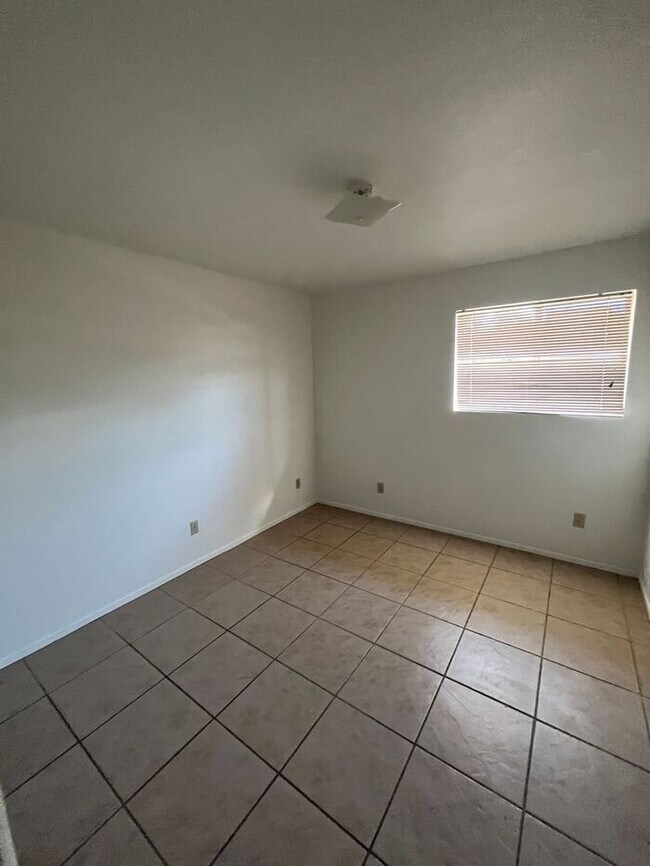 Building Photo - COMING SOON! 3 Bedroom/ 2 Bath with Conven...