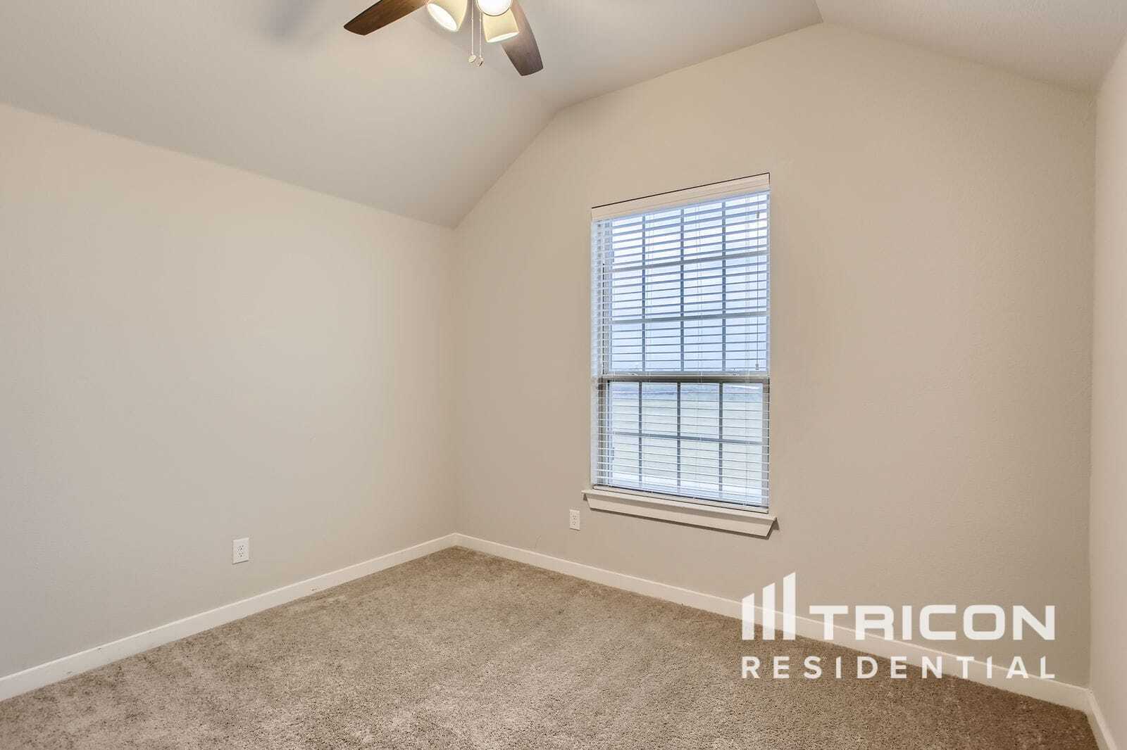 Building Photo - 1620 Village Creek Dr