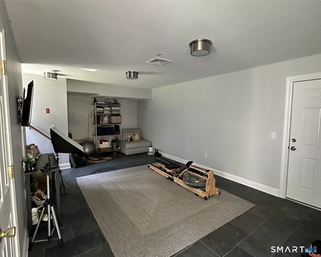 Building Photo - 11 Orchard Hill Rd