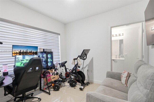Building Photo - 25847 SW 145th Ave