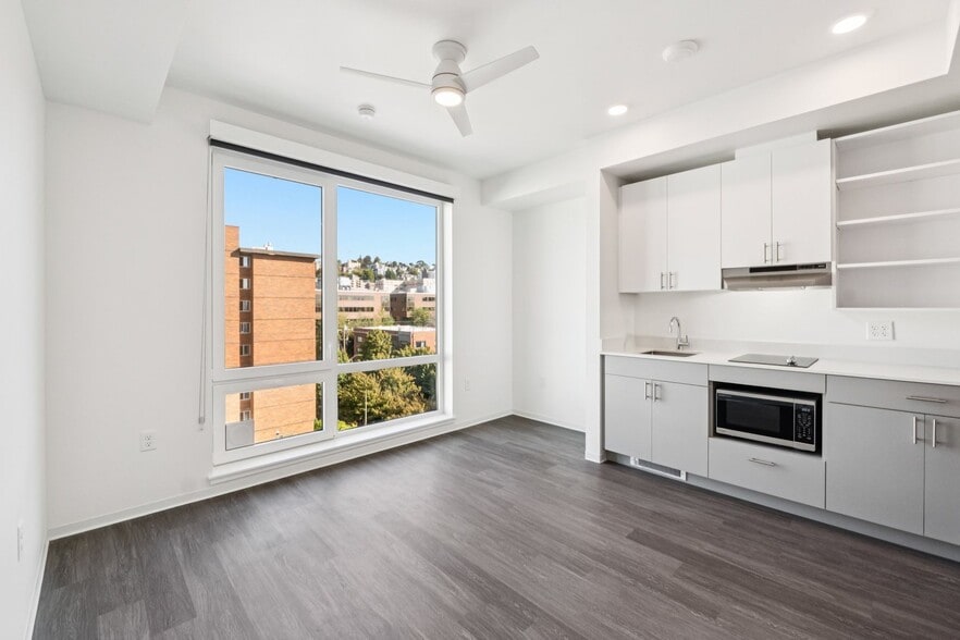 Building Photo - Koz Uptown