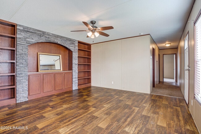 Building Photo - 5010 Rutten Rill Rd