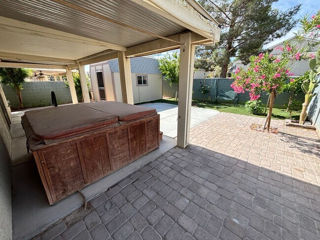 Building Photo - This inviting single-story home boasts a s...