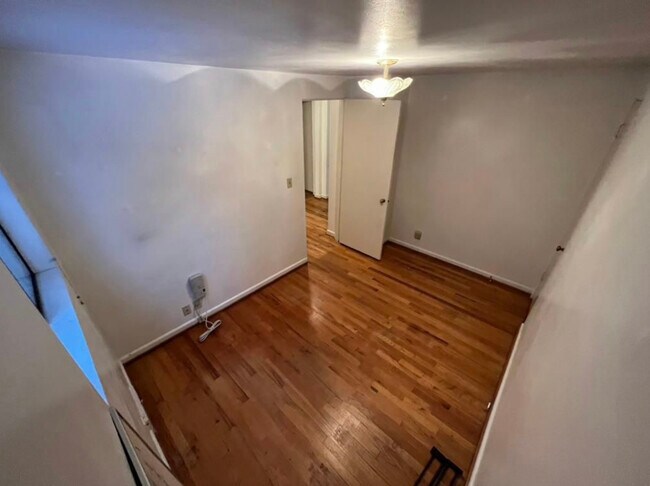 Building Photo - 14517 Sunnyside Ave N